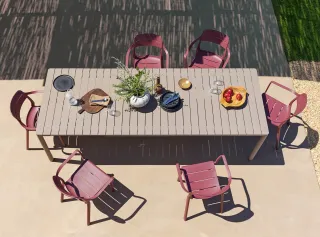 Borgogna vibes: la nuance del momento entra nella palette cromatica delle collezioni Nardi