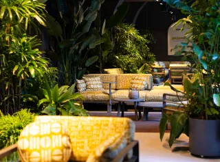 FuoriSalone 2026 | Capsule collection Lumière: nuove trame tessili per MAXIMO