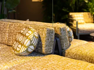 FuoriSalone 2026 | Capsule collection Lumière: nuove trame tessili per MAXIMO