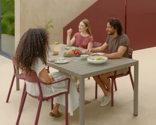 Wer heutzutage Nardi-Produkte kauft, kann stolz sein, ein funktionelles, italienisches Produkt mit einzigartigem und originellem Design zu besitzen, das umweltfreundlich hergestellt wird.